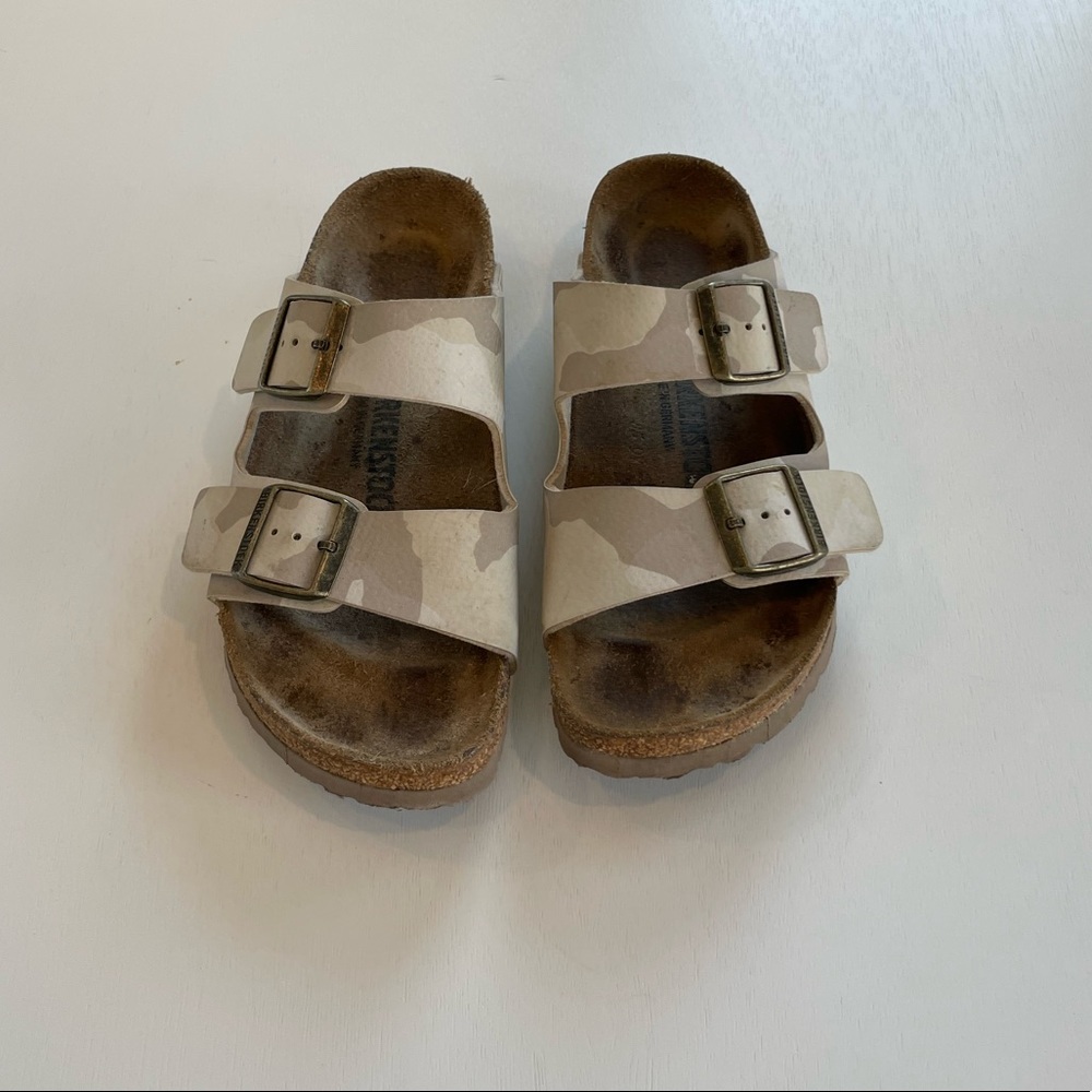 Arizona Camo Desert Soil Sand Birkenstock’s. Size 39 US Women 8-8.5 narrow